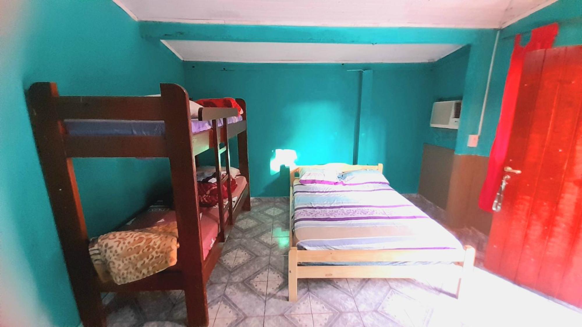 Hostel Loli ปูแอร์โตอีกวาซู ภายนอก รูปภาพ