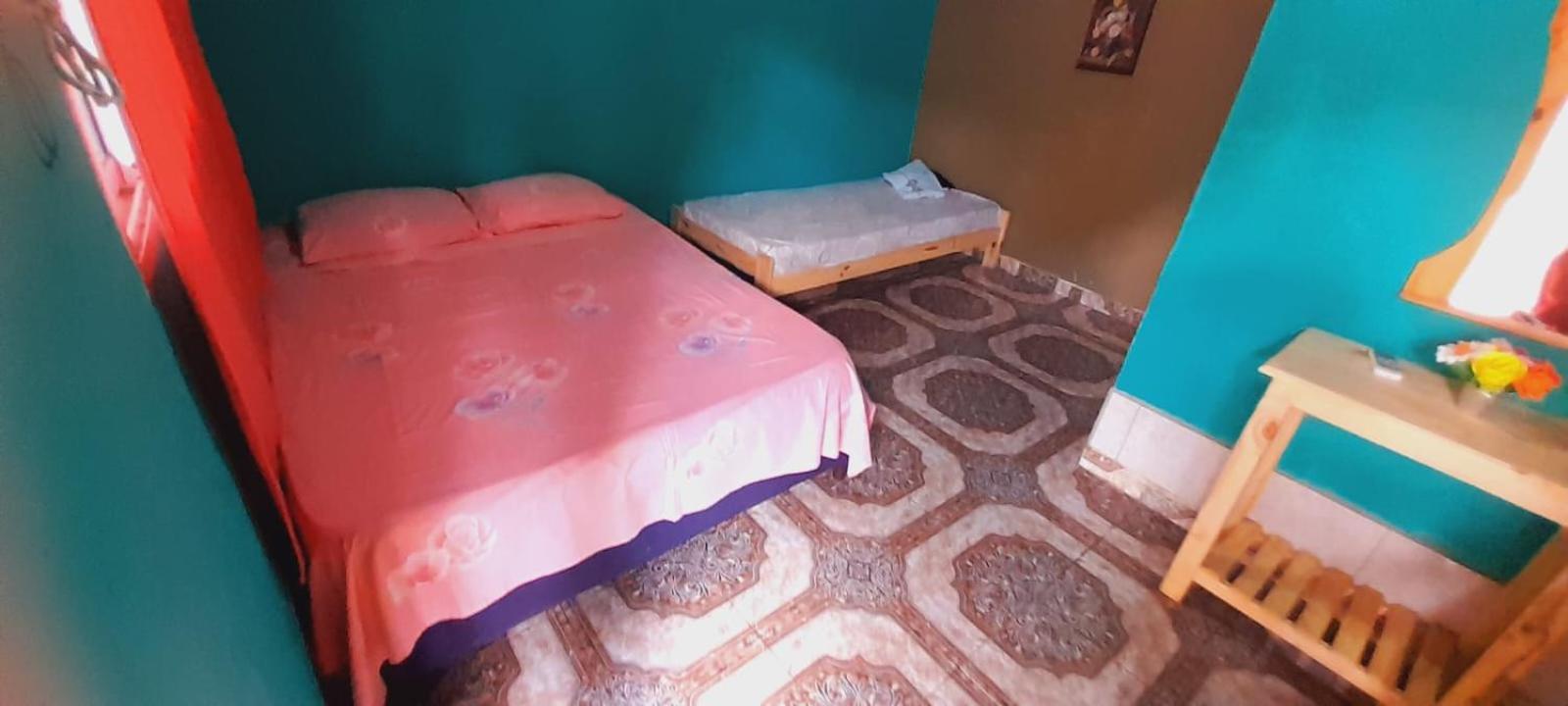 Hostel Loli ปูแอร์โตอีกวาซู ภายนอก รูปภาพ