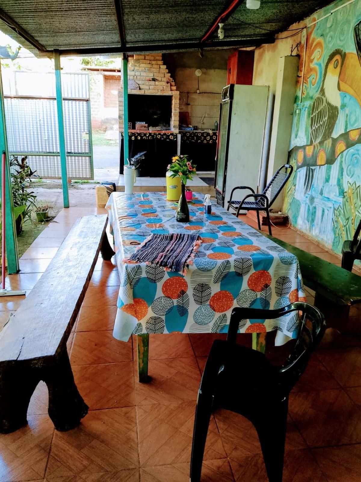 Hostel Loli ปูแอร์โตอีกวาซู ภายนอก รูปภาพ
