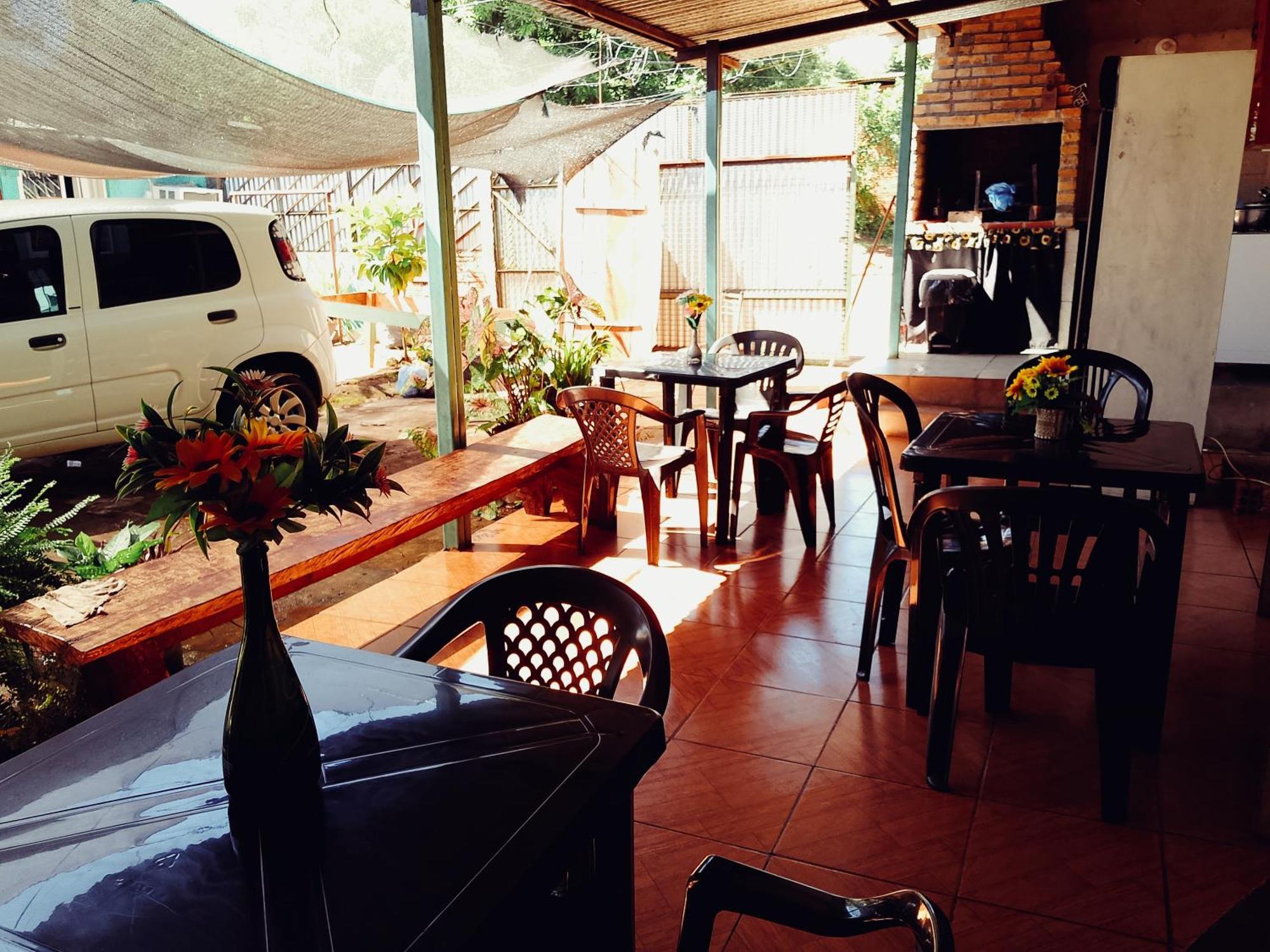 Hostel Loli ปูแอร์โตอีกวาซู ภายนอก รูปภาพ
